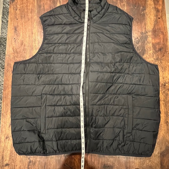 Swiss Tech Men's Dark Gray Quilted Vest - Picture 5 of 5